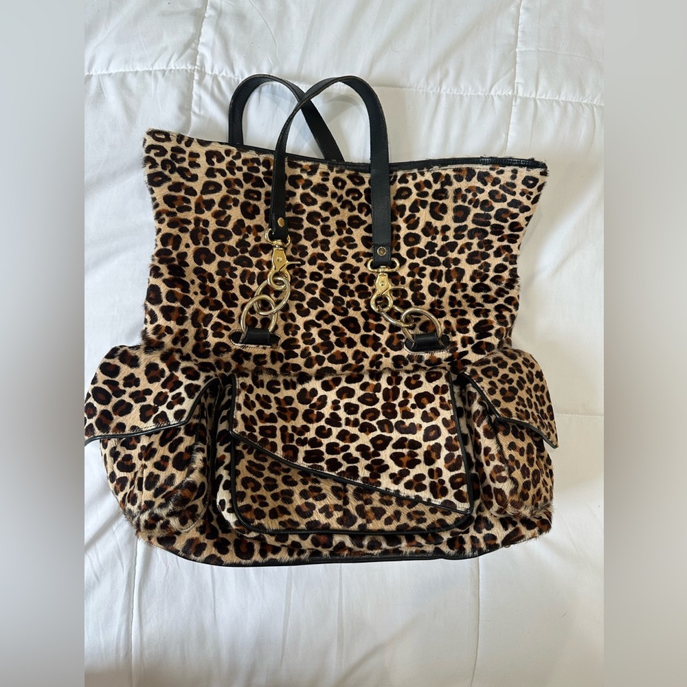 Bd&E Leopard Print Tote Bag
